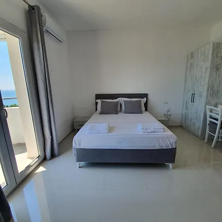 Hotel33 * Margjonaj