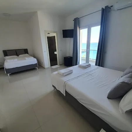 Hotel Hotel33 *