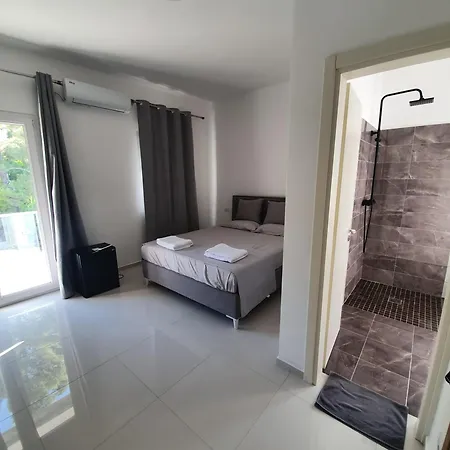 Hotel33 فندق Margjonaj
